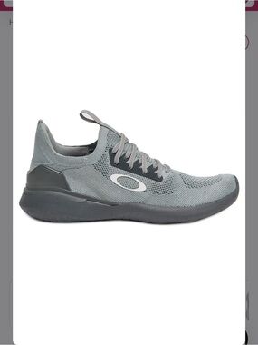 Oakley Breed Gray Trainers Sneakers
Men’s Size US 11